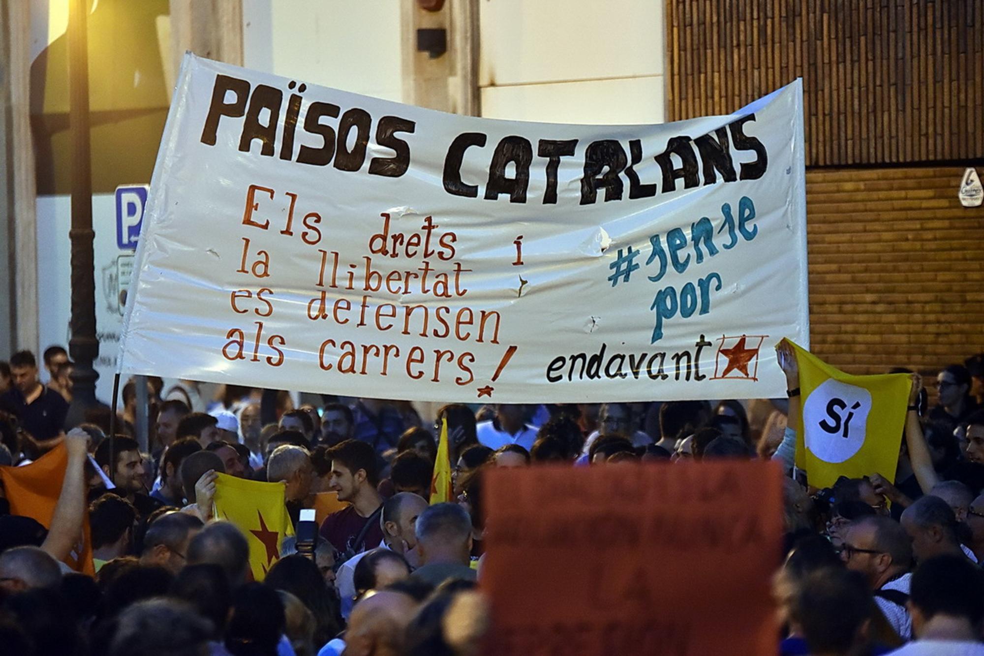 Pancarta Valencia Paisos Catalans
